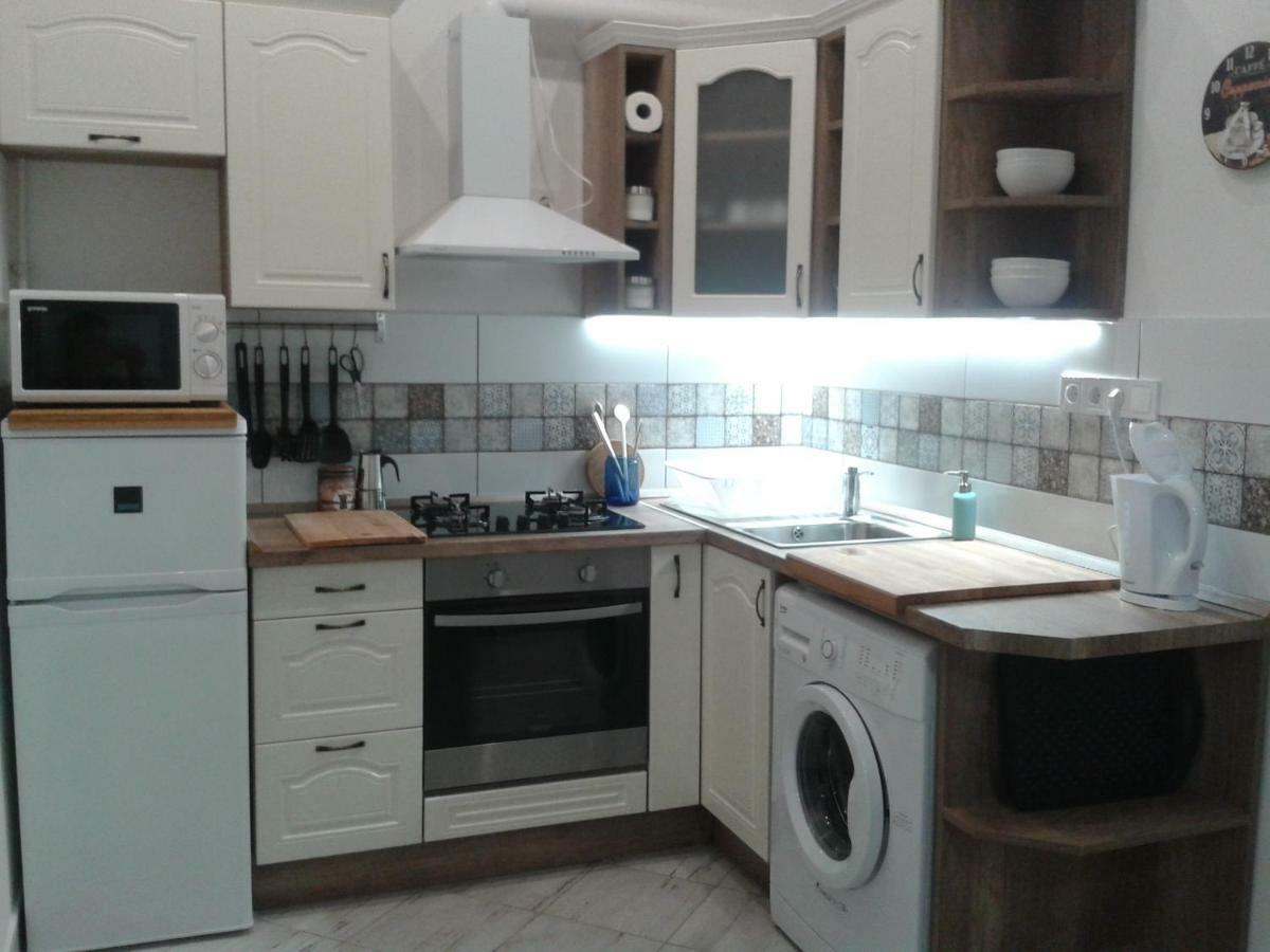 Lily Apartman Budapeste Exterior foto