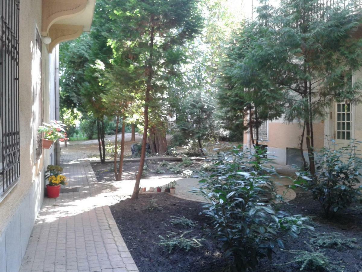 Lily Apartman Budapeste Exterior foto