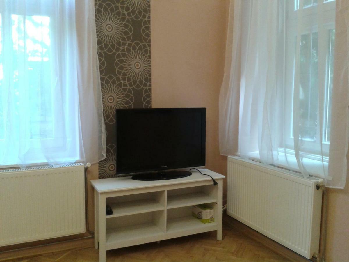 Lily Apartman Budapeste Exterior foto