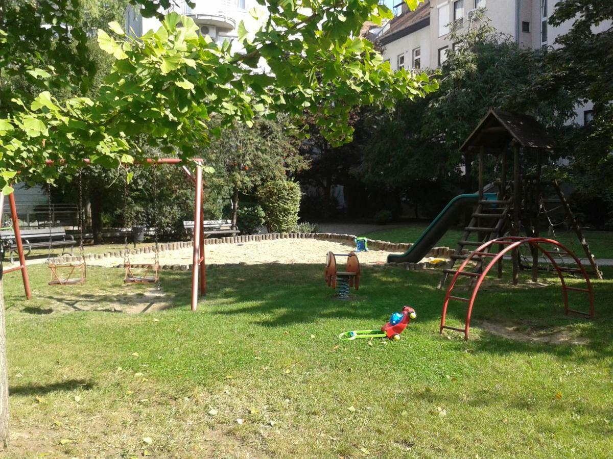 Lily Apartman Budapeste Exterior foto
